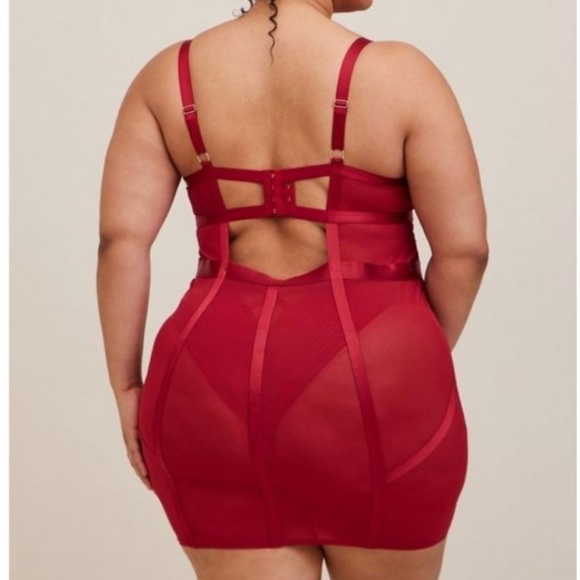 Torrid Red Strappy Chemise NWT size 4 - Picture 2 of 4